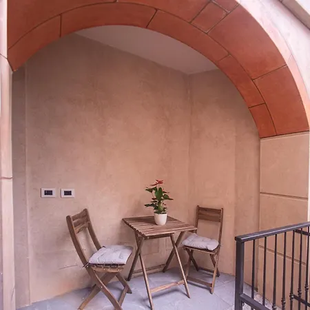 Historical Court - Di Bedero Apartment *