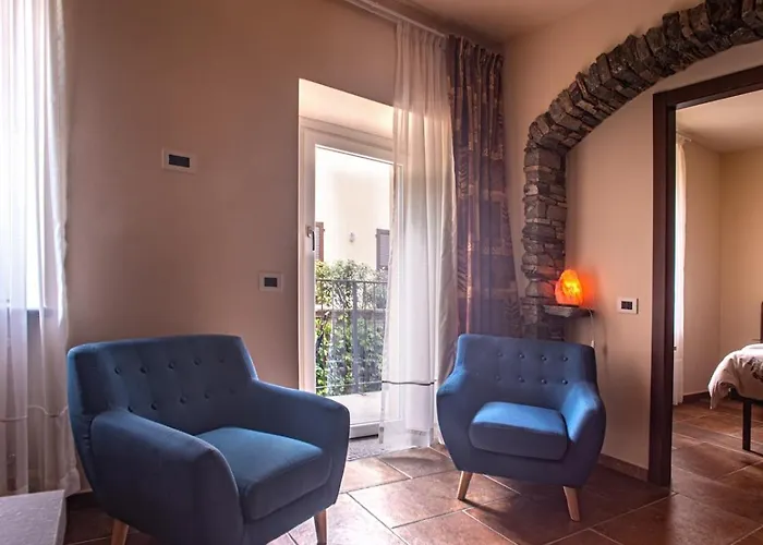 Historical Court - Di Bedero Apartment Brezzo