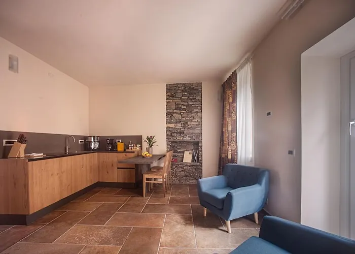 Historical Court - Di Bedero Brezzo