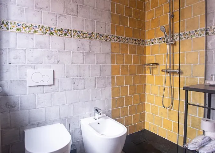 Historical Court - Di Bedero Brezzo